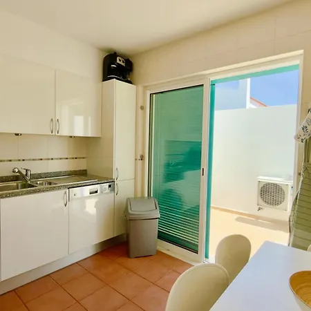 L&a Prainha 3 Bedrooms Heated Pool 5 M Walking To The * Alvor