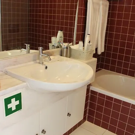 L&a Prainha 3 Bedrooms Heated Pool 5 M Walking To The Alvor