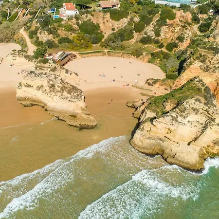Semesterbostad L&a Prainha 3 Bedrooms Heated Pool 5 M Walking To The Alvor